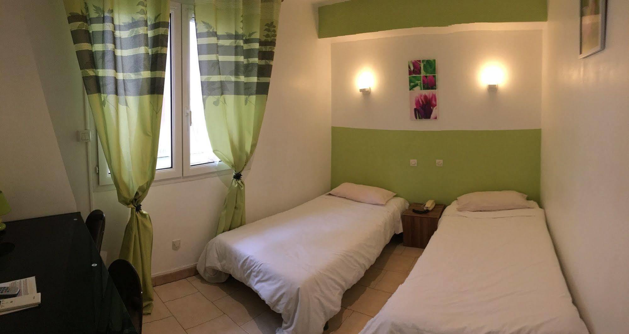 Astoria Hotel 2*
