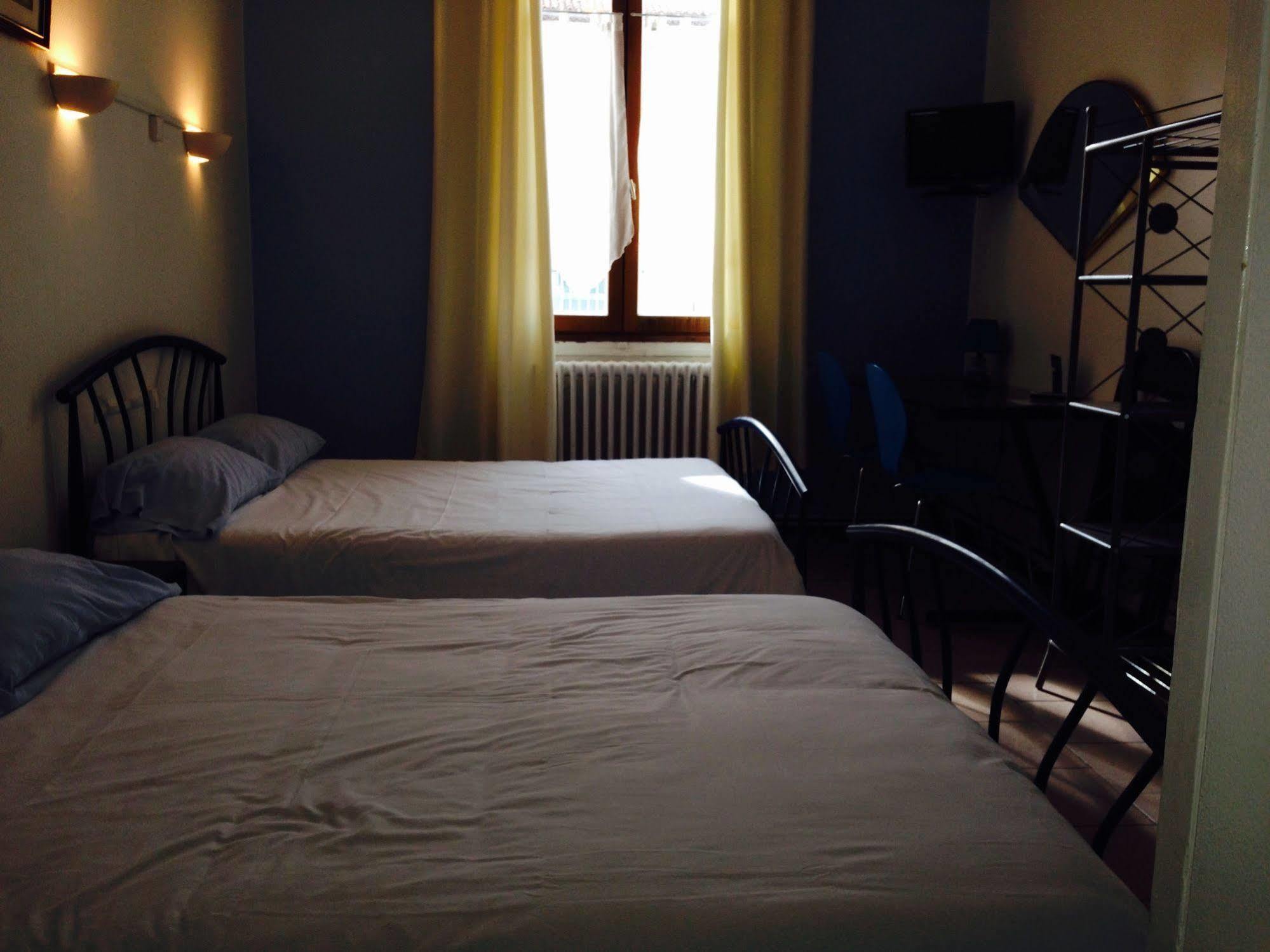 Astoria Hotel 2*